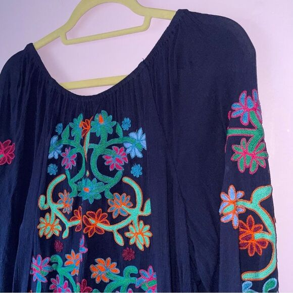 Soft Surroundings Size L Boho Floral Embroidered Navy Blouse Top - Picture 6 of 8